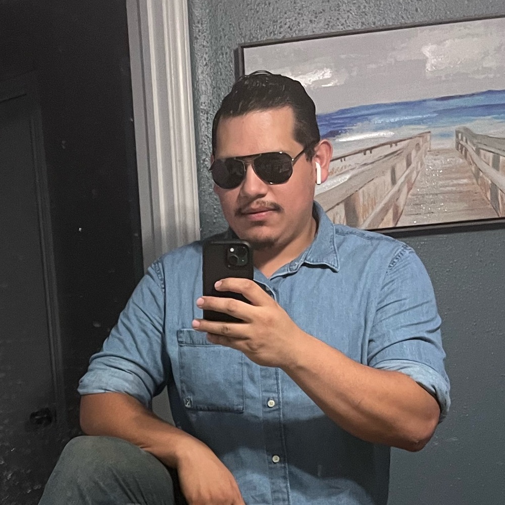 Meet your Posher, Luis